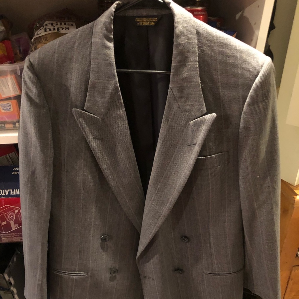 SUIT JACKET CLASSY PEOPLE WEAR WITH SLACKS,JEANS